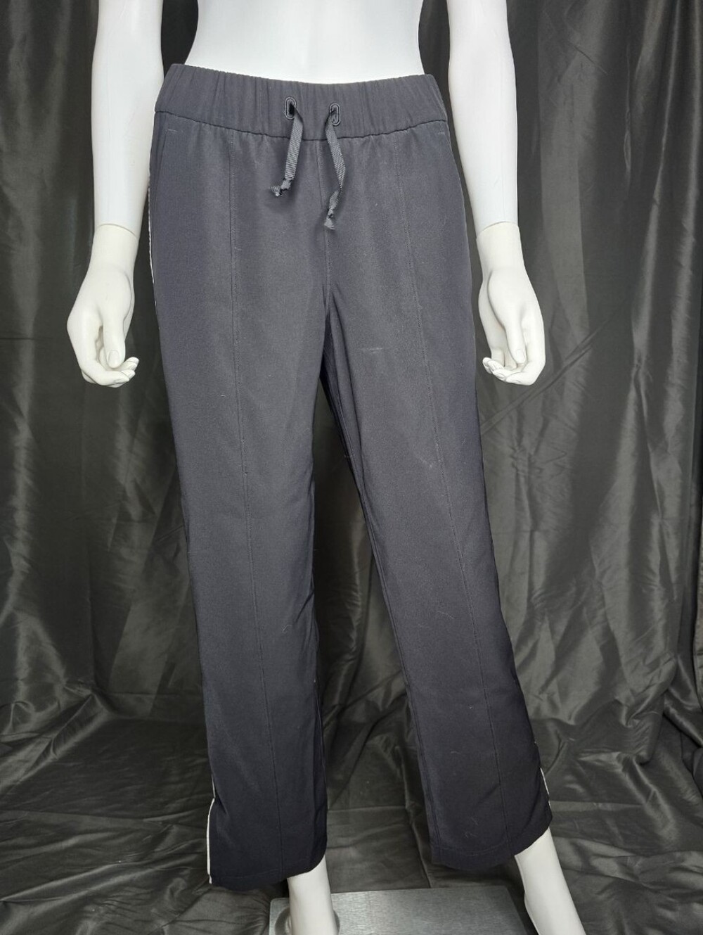 lululemon athletica Women's Black Drawstring Joggers Size 4